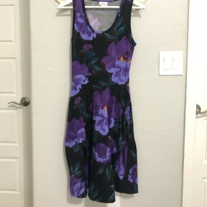 Sleeveless dress with pockets